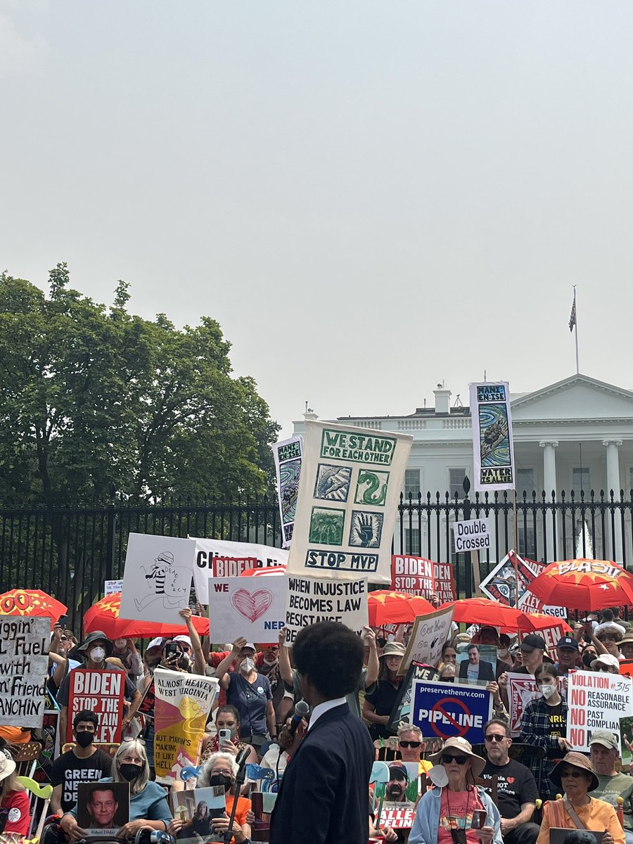 “We are the movement. This isn’t @Sen_JoeManchin’s country. This isn’t Mountain Valley Pipeline’s country. This is our country,” - Rep. @Justinjpearson speaking outside of the White House to say #NoMVP, just weeks after being invited into the Oval Office by @POTUS.