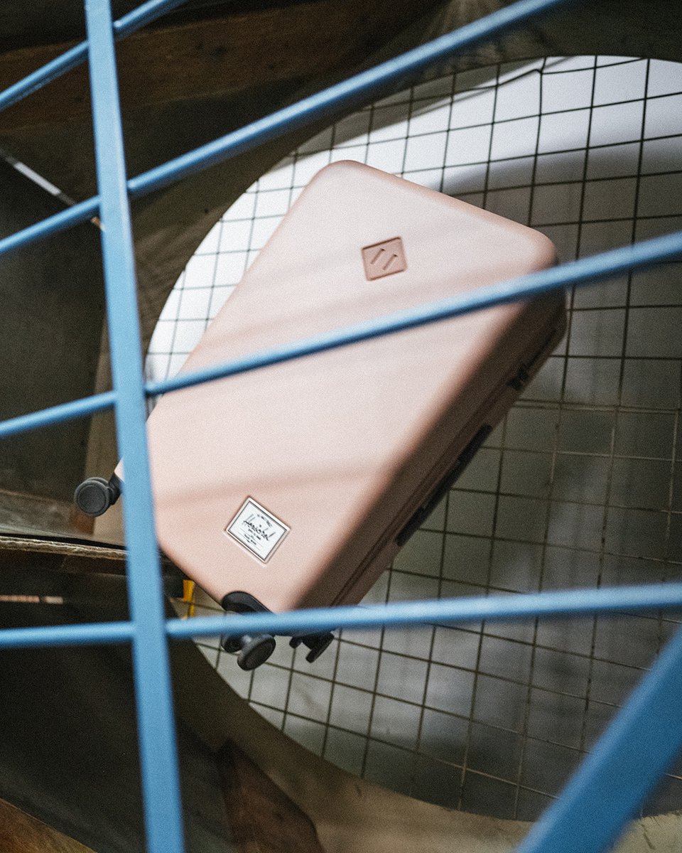 We performance tested every piece.

#PutYourselfOutThere #WellTravelled

Learn more: social.herschel.com/HHS-Edu