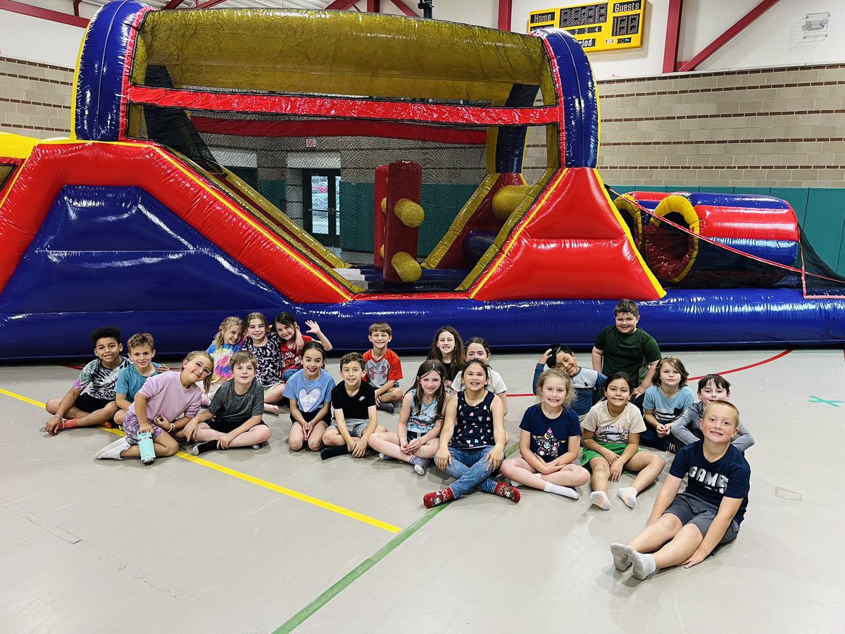 Obstacle course fun!!! #secondgrade