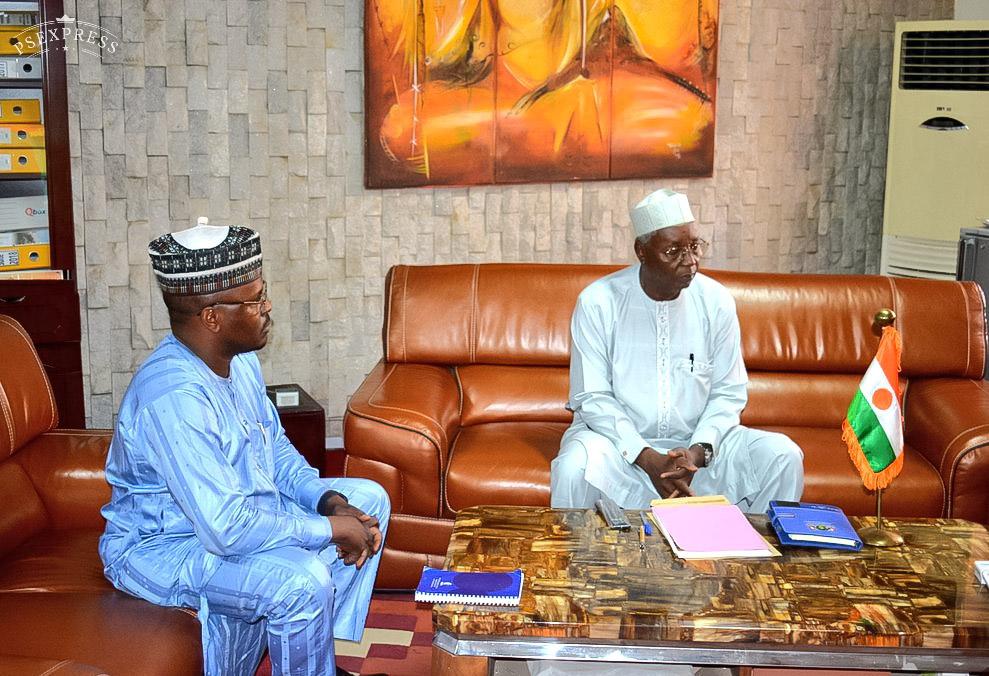 J'ai reçu cet après-midi,une délégation du Centre d'Etude et de Coopération Internationale (#CECI) du #Canada, venue me rendre une visite de courtoisie. 1/2