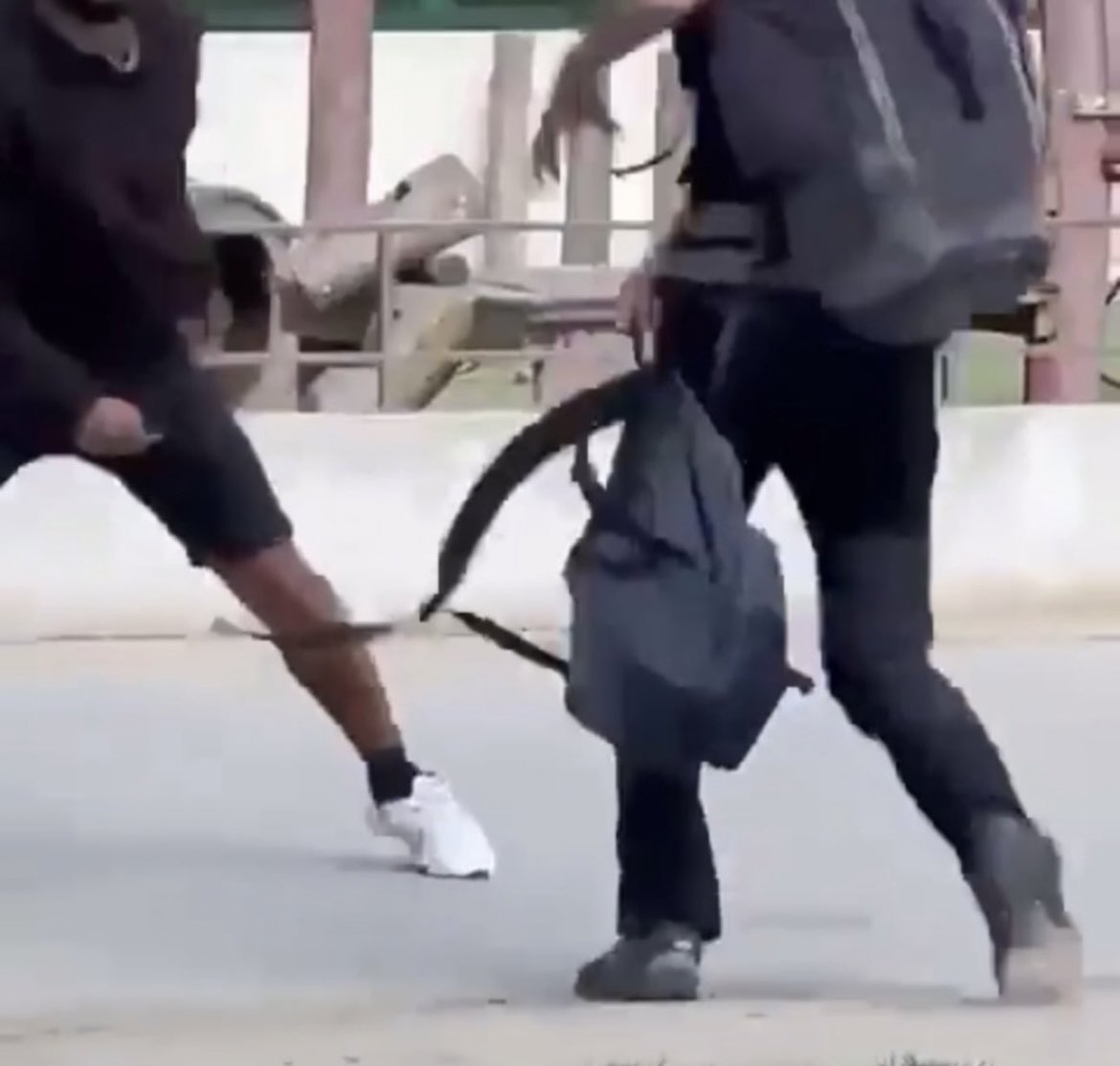 Toi, Henri, 24 ans, qui t’es interposé ce matin à Annecy face au tueur et à son couteau, au péril de ta vie, pour essayer de protéger les enfants, tu es un héros et la France toute entière te dit : MERCI.