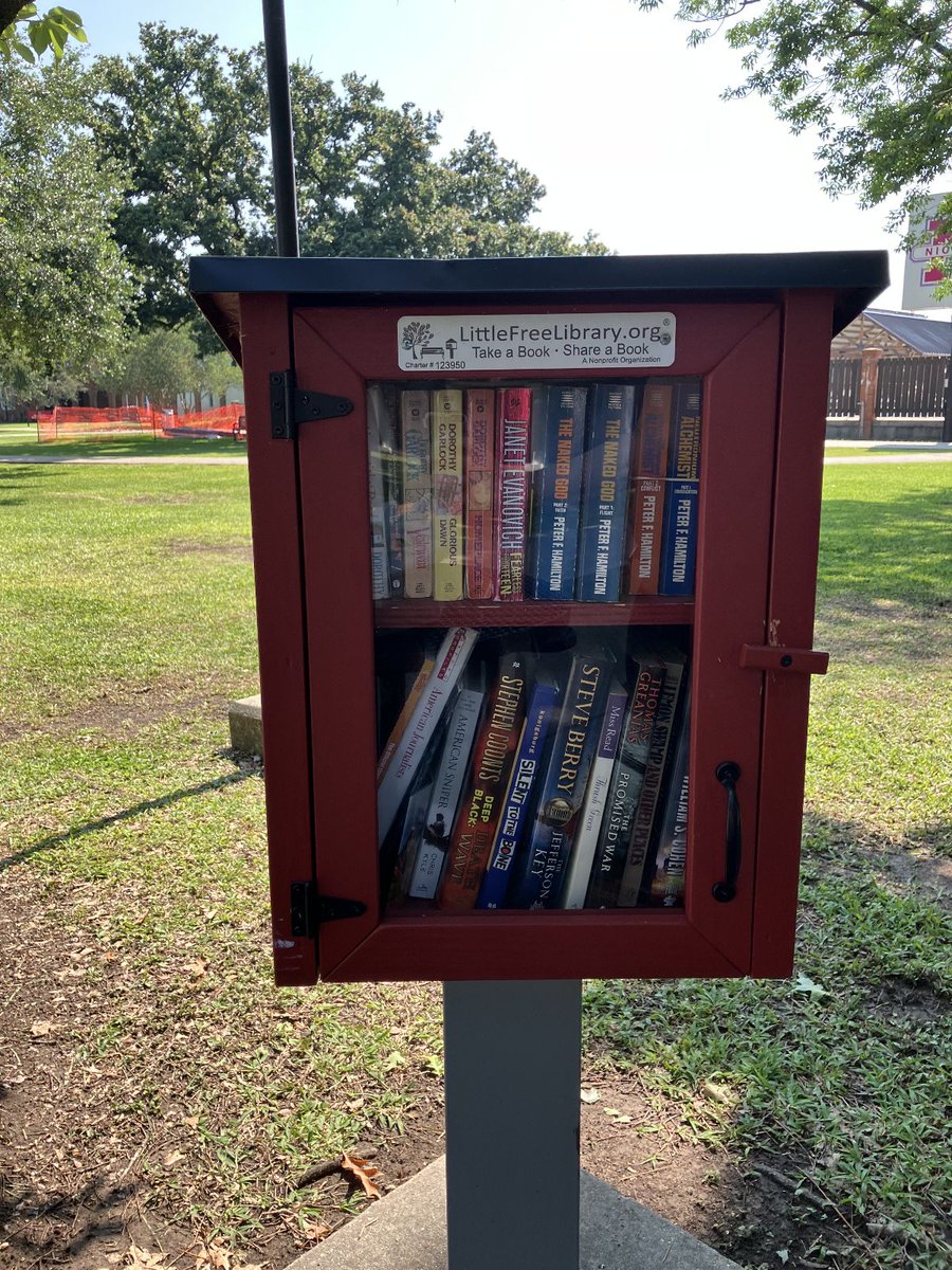 NichollsLibrary's tweet image. Sad that our 2nd floor is closed for construction? Need a summer read? 
Head over to our Little Free Library in the quad! We just packed it full of amazing titles! 
- AB