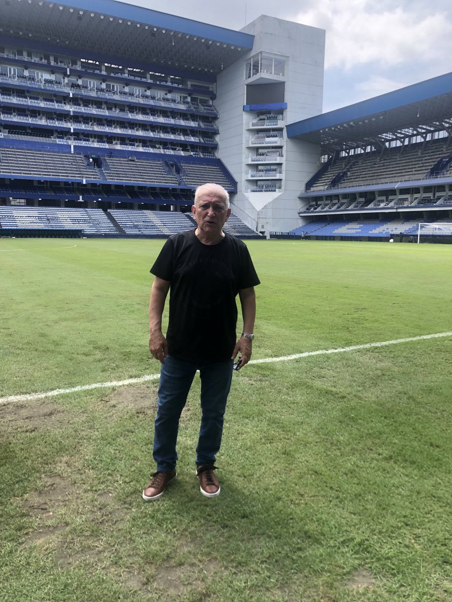 totocapitano's tweet photo. En mi casa te espero el lunes 12 a las 15,30 horas para festejar el campeonato del 1993💙💙💙💙💙 https://t.co/yfDrrzQ6ZX