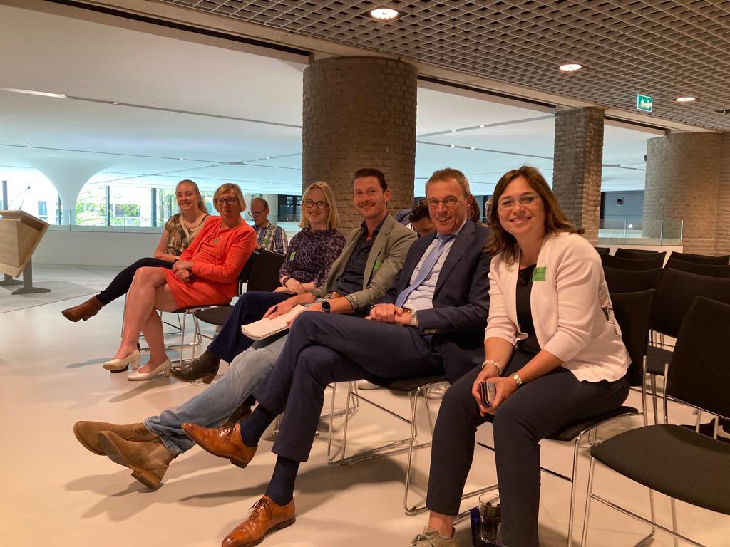 Gisteren met ons team aardbevingen in Den Haag bij het debat over de parlementaire enquête gaswinning #pegas  Naast het verantwoording afleggen door premier Rutte werd er door de #2ekamer gesproken over het maatregelenpakket. Dinsdag wordt er gestemd over de moties. <a href="/HetHogeland/">Gemeente Het Hogeland</a>