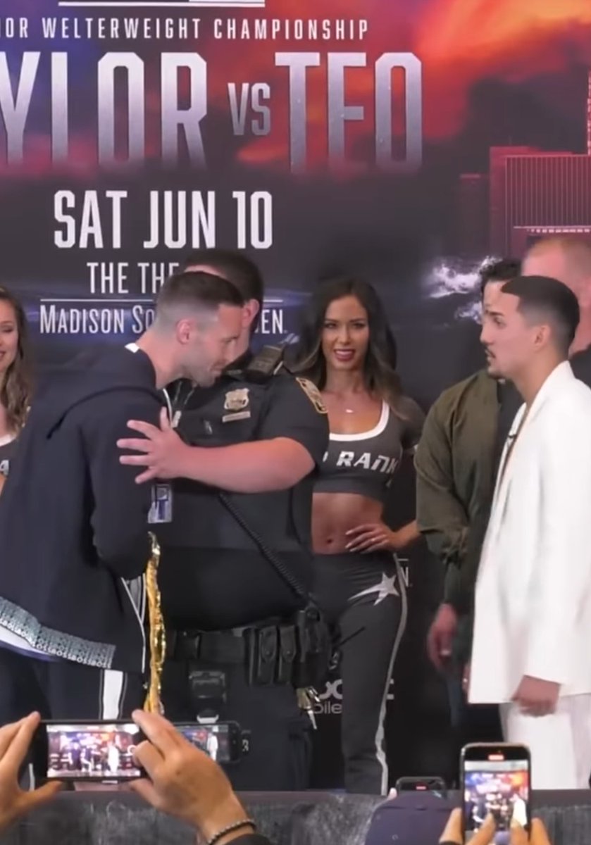 BoxingVitals's tweet photo. The Press conference gets heated up between #JoshTaylor and #TeofimoLopezJr the beef is real๐ฅ
#TaylorLopez #boxing #boxeo https://t.co/voErmPBEZH