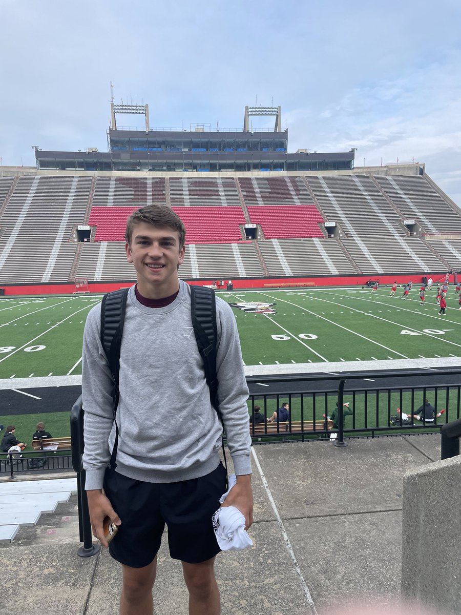 NoahBerdiner's tweet image. Had and amazing time today at the @YoungstownStFB specialist camp! Thank you @CoachHarv_ and @fbcoachdp