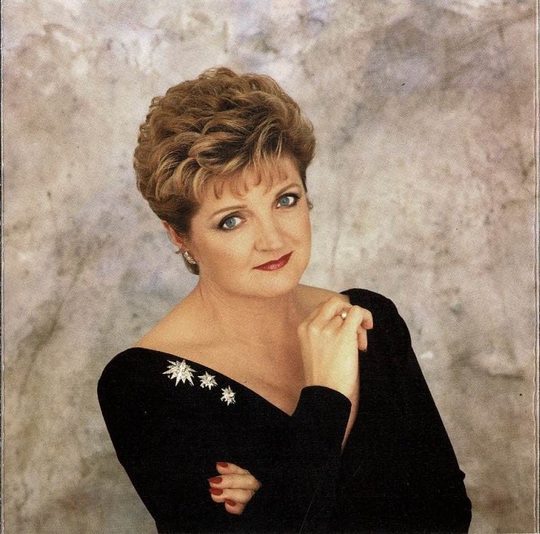 Another Welsh legend\s birthday today! Many happy returns to Bonnie Tyler, who turns 43 today. 