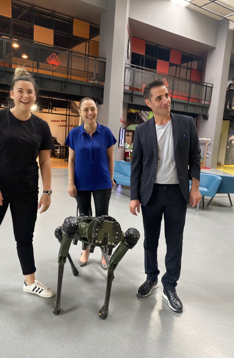 Okulumuza Ghost V60 Robotunu getiren <a href="/VoltTecnologia/">Volt Tecnologia</a> ile öğrencilerimiz hem eğlendi hem de teknolojinin geldiği yerleri görerek ufukları bir kez daha genişledi. ❤️💙

<a href="/fatlihann/">Fırat atlıhan</a> @dagozlem <a href="/ozgeeasln/">Özge ASLAN</a> <a href="/pekgoz_harun/">Harun PEKGÖZ</a>

#bkmanisalise
#bkmanisafentek
#bahçeşehirkoleji