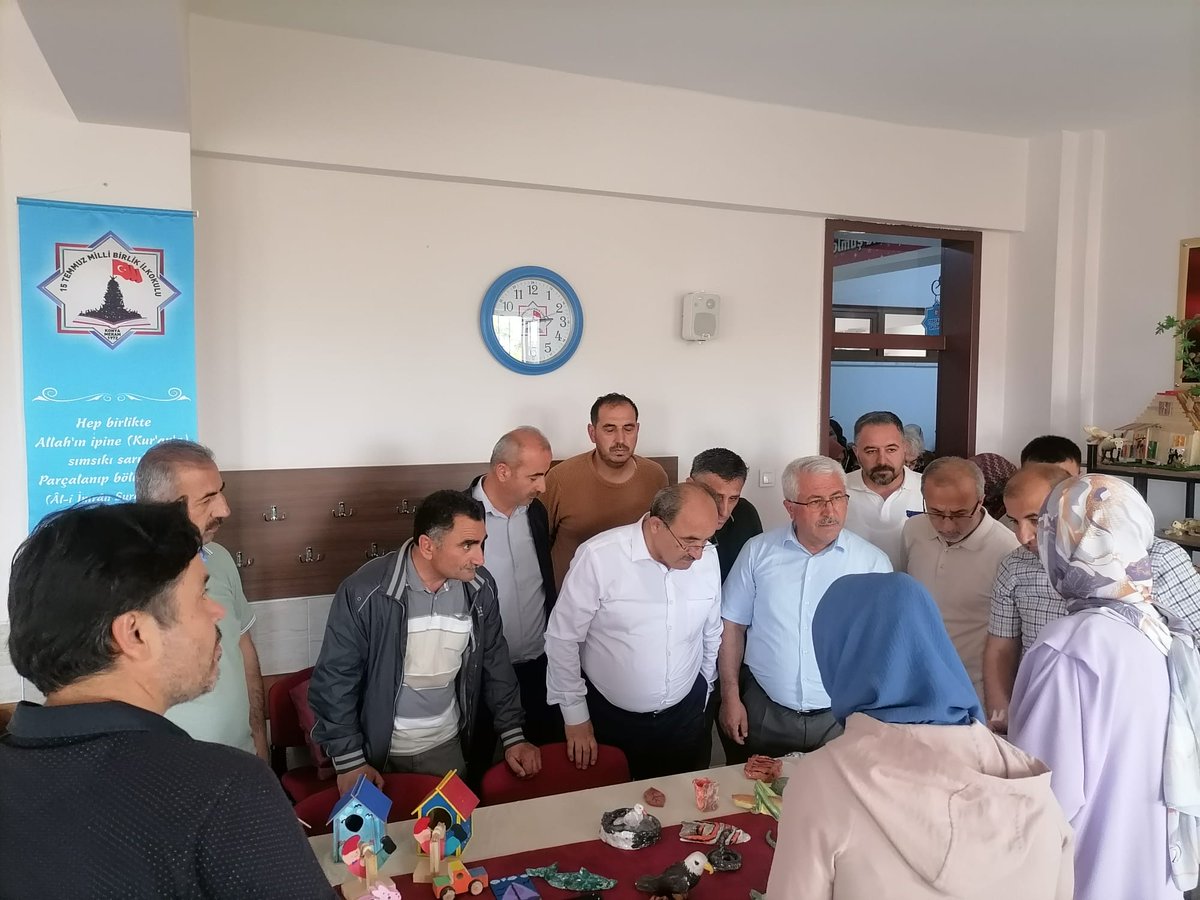 15temmuzmillib's tweet photo. Yıl boyunca Ahşap ve Seramik atölyemizde öğrenci ve velilerimizin yaptığı ürünlerimizin sergisi açıldı.
Emeği geçen öğretmen, veli, öğrencilerimize ayrıca sergimize katılan misafirlerimize teşekkür ederiz.

#ahşapseramikürünsergisi
@konyamem 
@meramMEM 
@15temmuzmillib https://t.co/8X8rnO3ItJ
