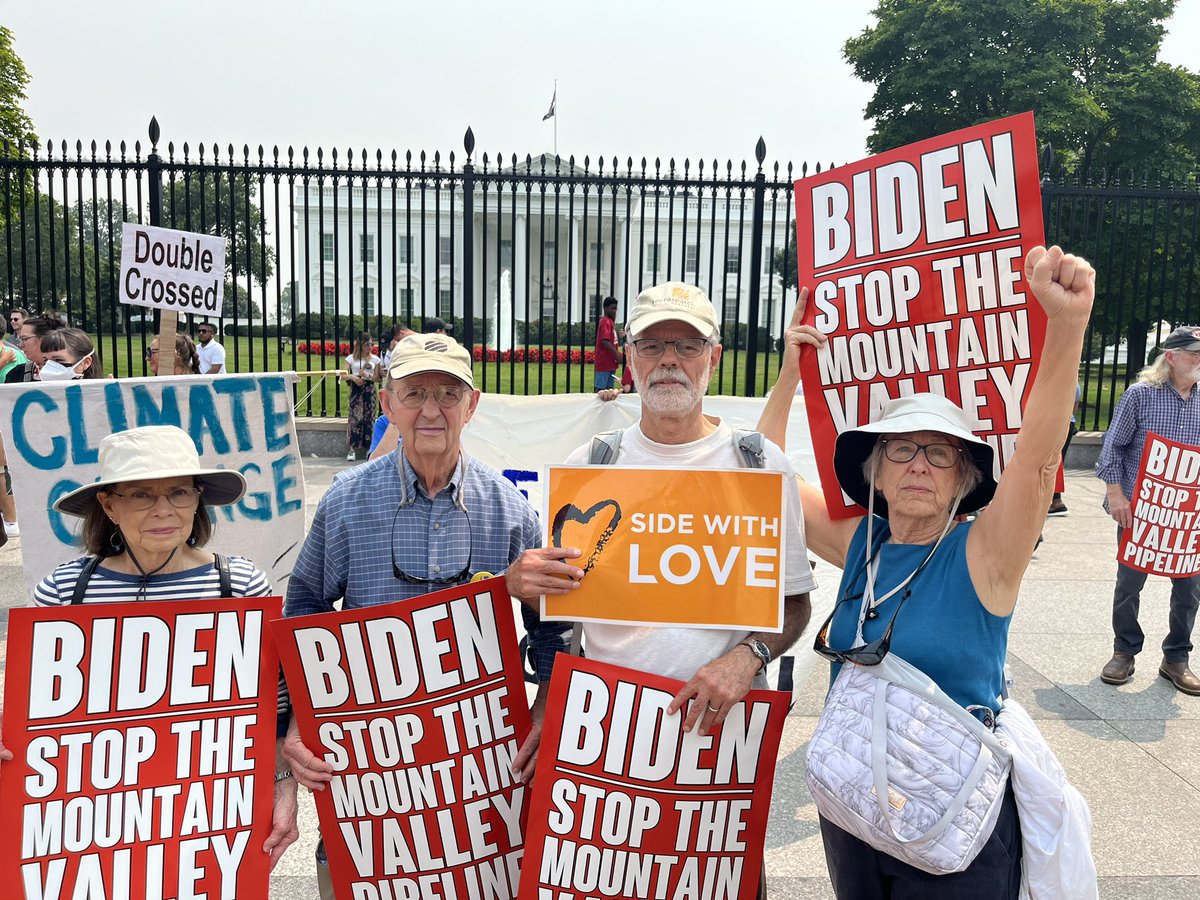 #UUtwitter— Virginia UUs of Harrisonburg, VA showed up to say #StopMVP and declare we need to Declare a Climate Emergency to End the Era Fossil Fuels
