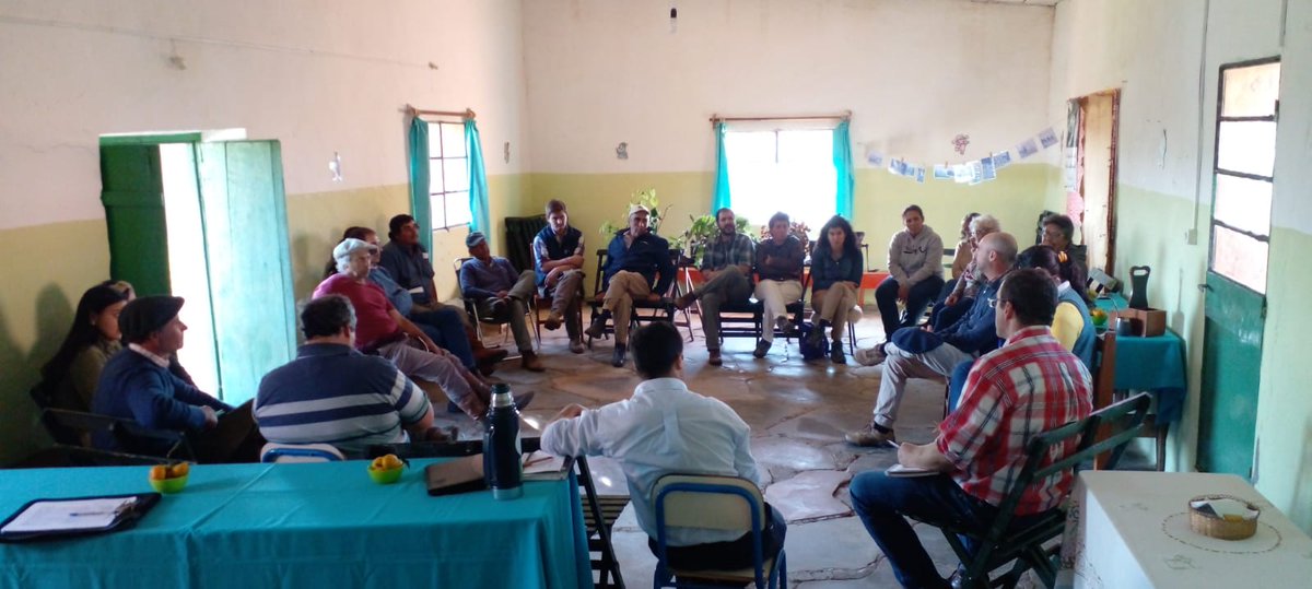 PlanAgro's tweet photo. #Ahora en📍Treinta y Tres
Mesa de Desarrollo Rural #MDR33 en📌 "Centro Cultural Escuela 44"
Participan @MGAPUruguay #INC @SUL_uy #Agropatt, Asociación Agraria Cerros de Amaro, Cooperativa Quebrada de los Cuervos, entre otras...
Ing. Barreto #TreintaYTres #PlanAgropecuario https://t.co/LoZzxmvpP8