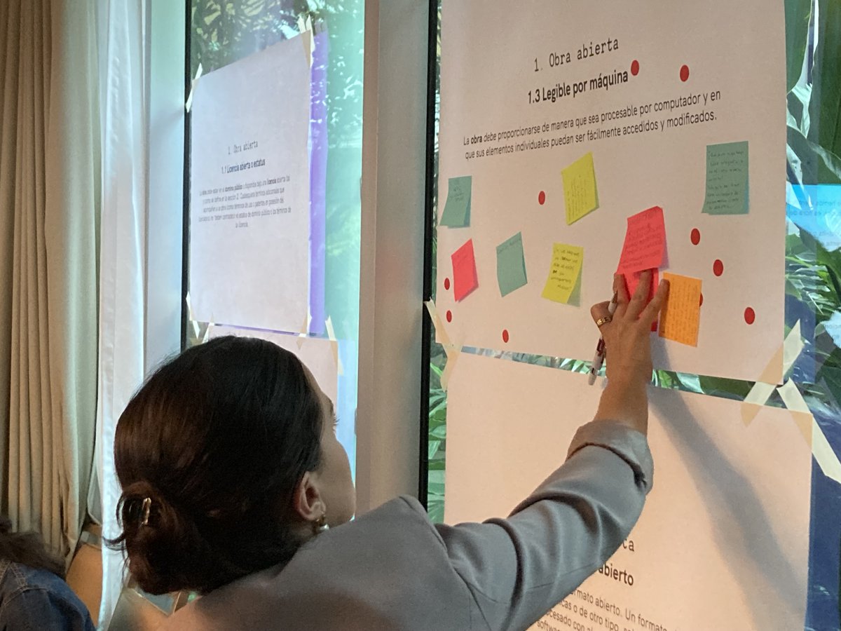 OKFN's tweet photo. Muchas gracias a todxs que asistieron a la sesión "Hacia una #OpenDefinition más diversa e inclusiva" en @RightsCon. Sus comentarios y compromiso nos han dejado muy inspiradxs. Muy pronto haremos un informe más detallado en el foro y en nuestro blog. ¡Seguimos! https://t.co/0rbCMVHp2p