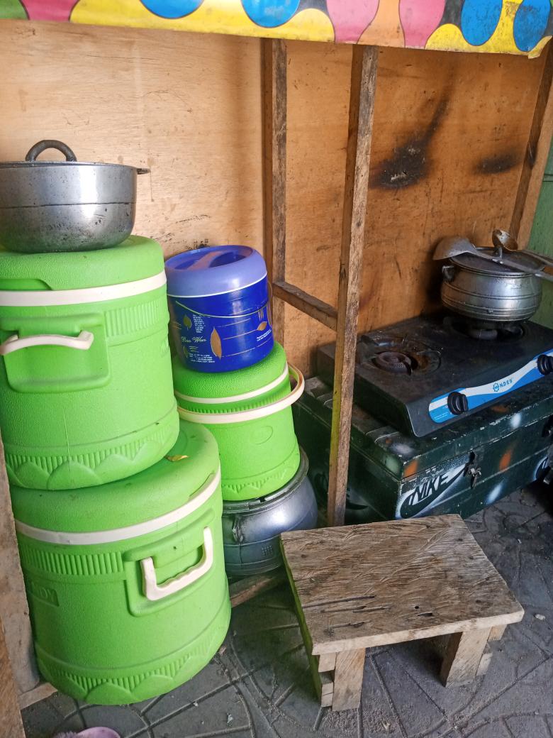 asfm_maroua's tweet photo. Aï et Sami, 23 et 21 ans, ont bénéficié des Kits de démarrage d'AGR du projet "Accompagnement des femmes de @asfm grâce au fonds Opérationnel de FSOF faciliter par l'initiative @femin_act elles sont co-gérante d'un Restaurant 
@care_cameroun 
@care_france 
@femin_act 
@AFD_France https://t.co/Yq7gbAtyCR