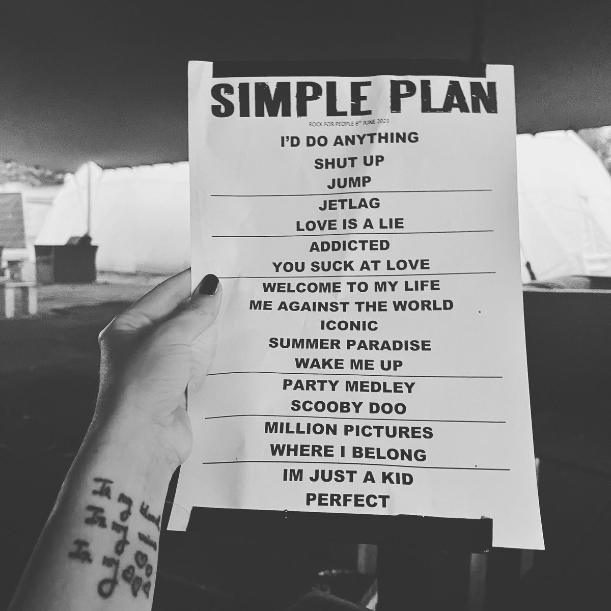 simpleplancz's tweet image. Tonight’s show at Rock For People in the Czech Republic was incredible. ❤️ Big thanks to everybody who came!
