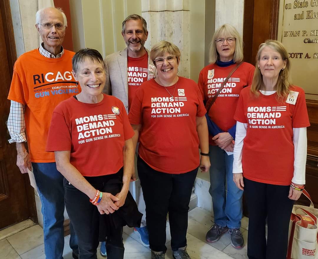 JIC you thought we had folded our tent @SenatorRuggerio @RISpeaker...nope. We're here to remind you that Rhode Islanders want to #BanAssaultWeapons & mandate #SecureStorage now. In 2023.
@MomsDemand #RIPolitics #EndGunViolence