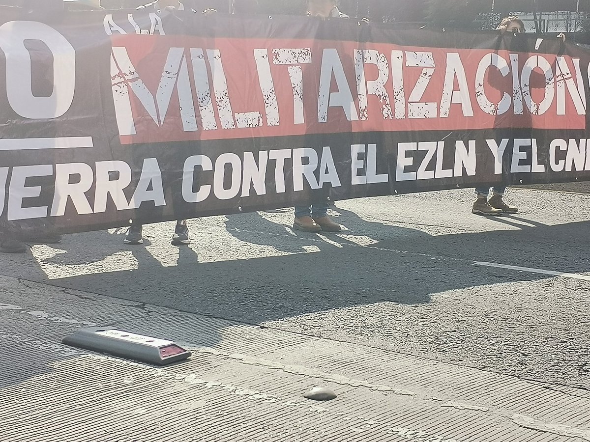 #PorLaPaz #ConLasZapatistas #ParemosLaGuerra #YaBasta #EZLN #8J
#AltoALaGuerraContraElEZLN
#AltoALaGuerraContraLosPueblosZapatistas