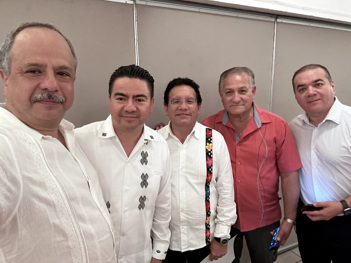 luisgure's tweet image. Hoy estuvimos en Villahermosa para tomar protesta al equipo directivo del Nodo Tabasco de la @RedGlobalMX . Llegamos a 20 Nodos en 🇲🇽 y vamos por más!!! Desde el @IME_SRE seguiremos impulsando la vinculación con la diáspora calificada