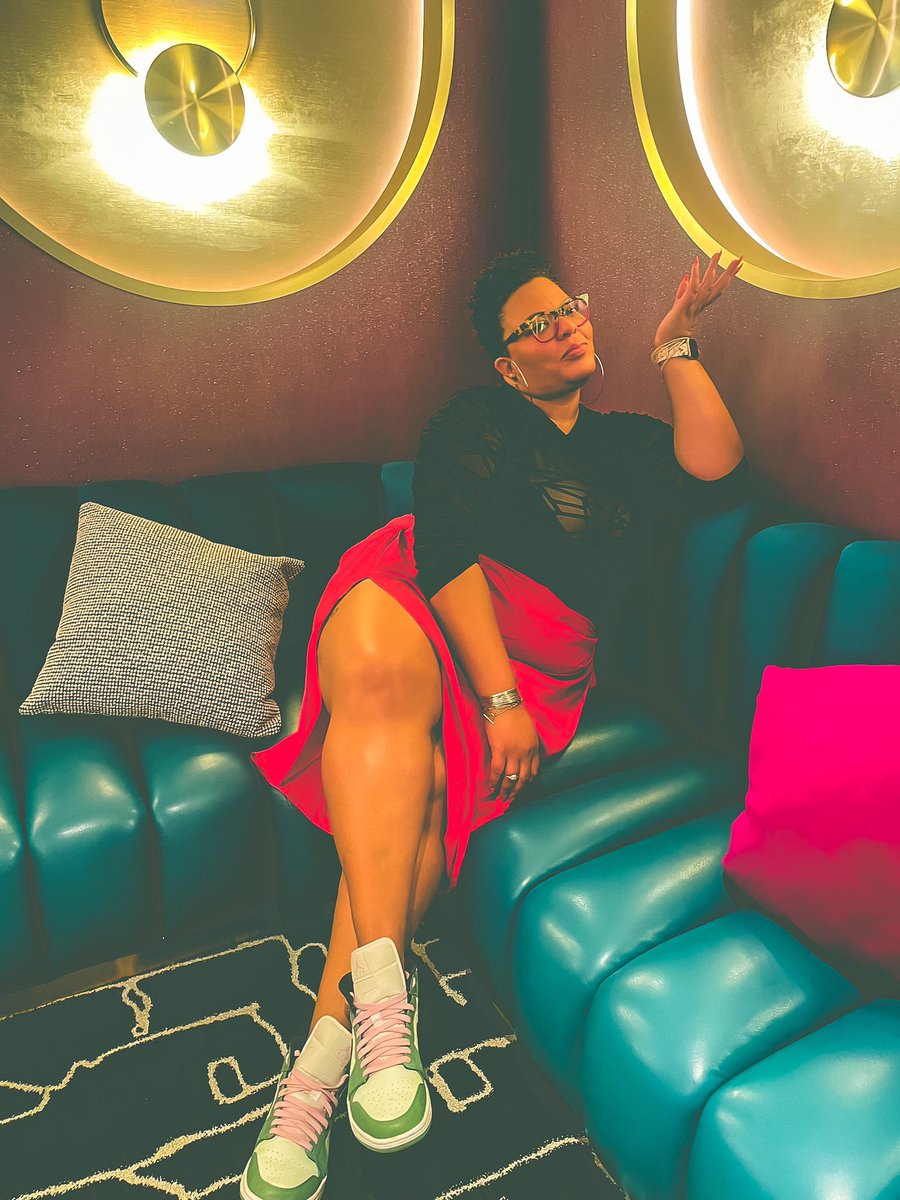 ChelleBofDC's tweet image. Listen!! Been. #hamhocks 📣