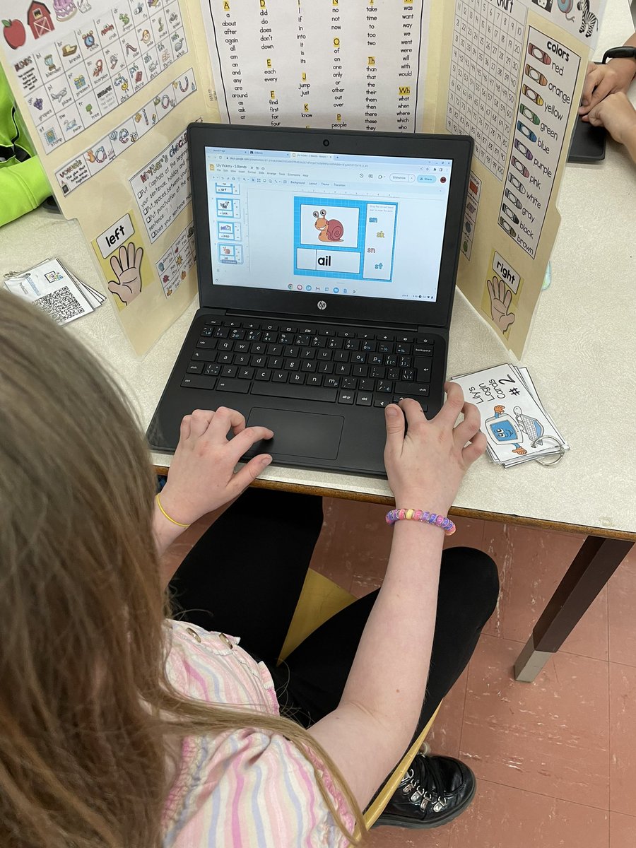 mrsbowesteaches's tweet photo. We continued to build on our knowledge of S blends while working through a Google slides activity. Students looked at the picture then dragged the correct s blend to help complete the word. #wordwork #sblends https://t.co/j1KxPsgw4B
