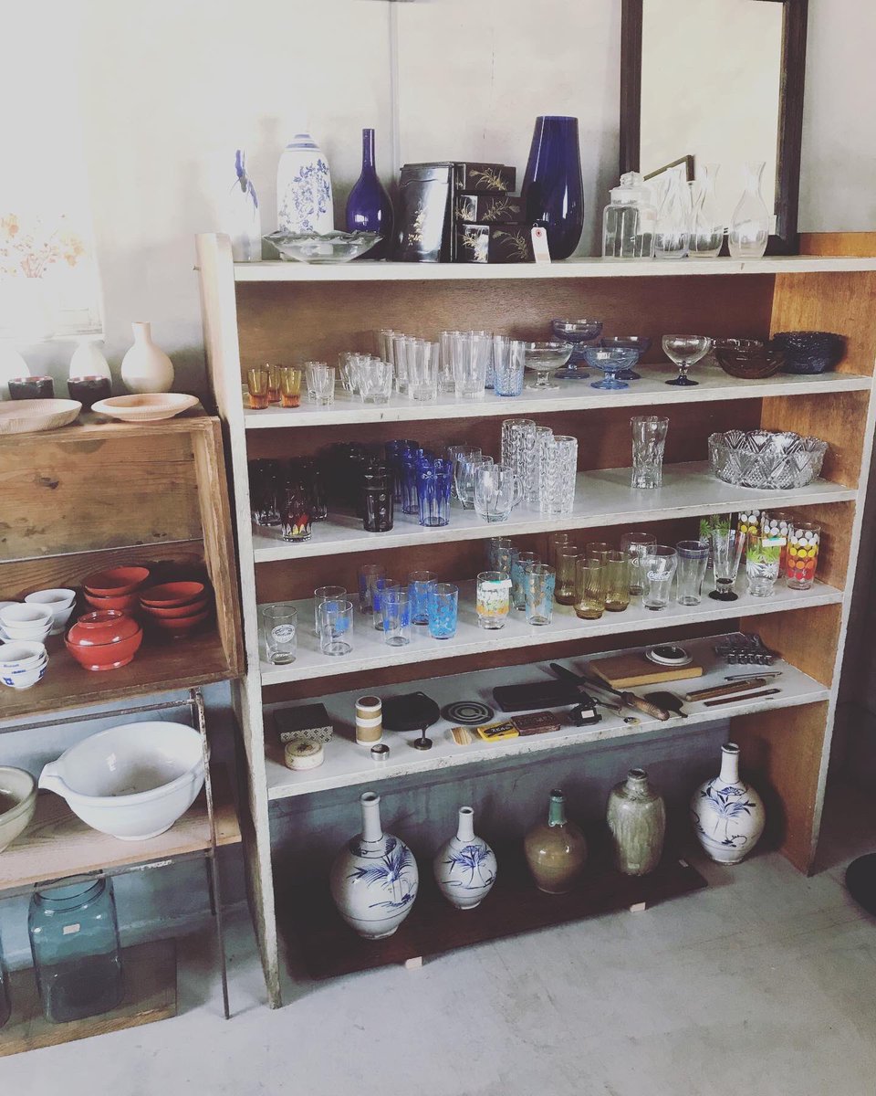 tripinterior's tweet photo. 「白イチ」終わって、もうすぐ1週間。
tripinteriorでは、家具、古道具の展示販売を来週月曜まで行っております。
お越しになる際は必ず事前にメッセージ等、ご連絡をよろしくお願いします!
既に何組か予約が入って来ております。
#tripinterior
#白イチ https://t.co/3qq87OmaeG