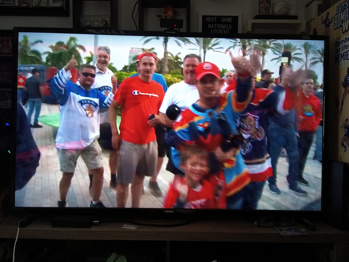 53Vander's tweet image. Jersey and Hat ✔️

@NHL App on and ready to listen to @DougPlagens and @LindsayBHockey on the call ✔️

Getting ready to sync up the radio feed with the @Sportsnet tv feed ✔️

Getting ready to cheer on the @FlaPanthers 🍻✔️

Go Cats!!!!!!!
#TimeToHunt
#WorldFamousTwitterSegment