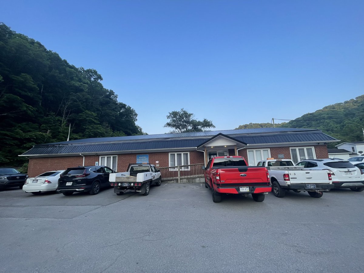 DelegateRiley's tweet photo. Great evening in Wyoming County…I love getting around West Virginia to meet new people, listen to their challenges, & discuss solutions. #WVForward https://t.co/k2kvhRz4Y2