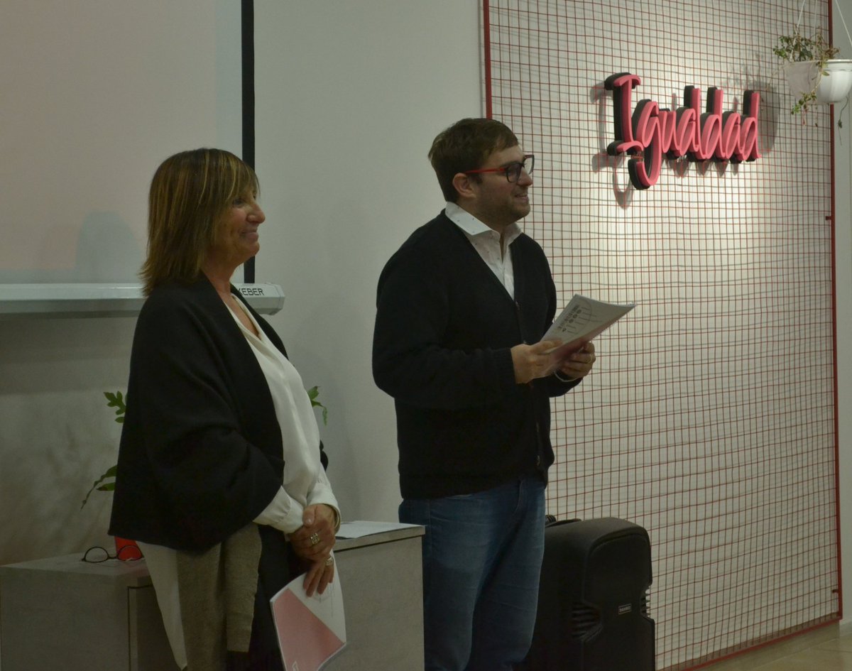 pablozelayablan's tweet photo. Hoy presentamos 100 propuestas del @psmdp para nuestra ciudad! 12 equipos técnicos que abordaron los principales problemas de la ciudad y generaron propuestas concretas. Queremos una ciudad + sustentable, + inclusiva y +moderna. En siguiente tw les dejo el informe completo https://t.co/spn7TGRMG6