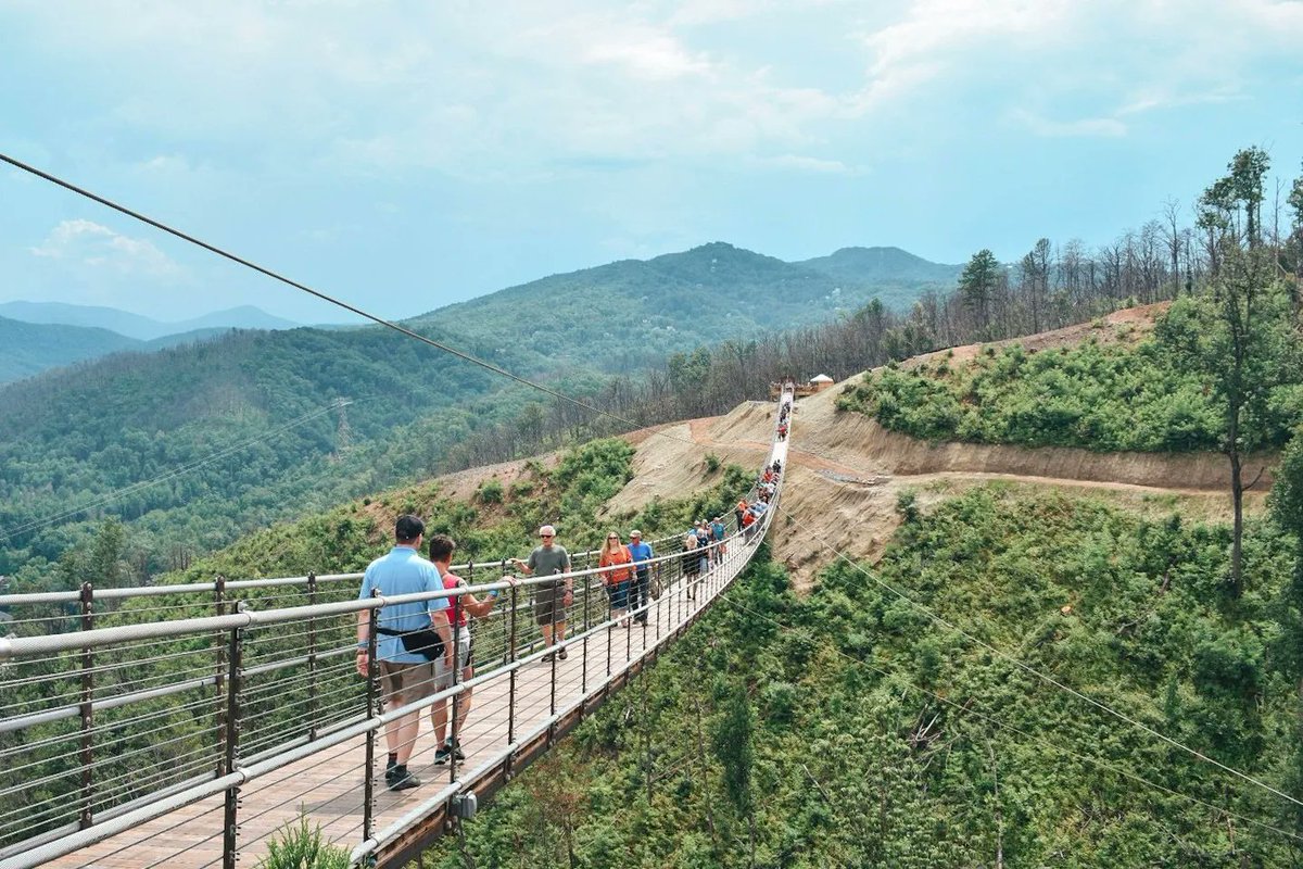 Soar above the Smoky Mountains, marvel at downtown Gatlinburg, cross the SkyBridge, savor tasty eats, and cozy up by firepits at @skyliftpark. 😎🏞️🌃🌉🍕🔥 #Gatlinburg #SkyLiftPark 

🎟️ Buy tickets now: buff.ly/3OYq6n4