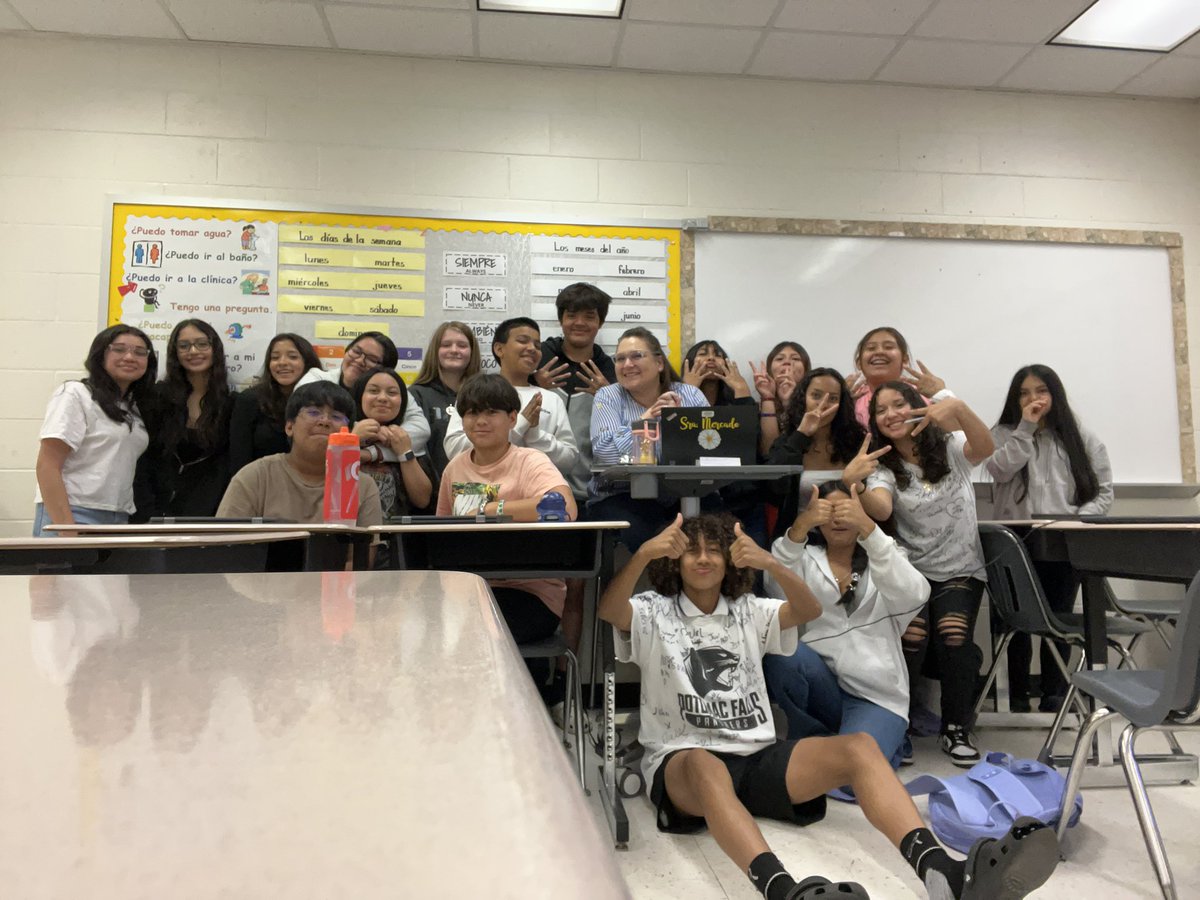 SraAlbaMercado's tweet photo. Last day if school. Will miss this bunch!
Thank you guys for a wonderful year full of love, fun and learning 💜 🤩💻📚 https://t.co/mymd4CQxng