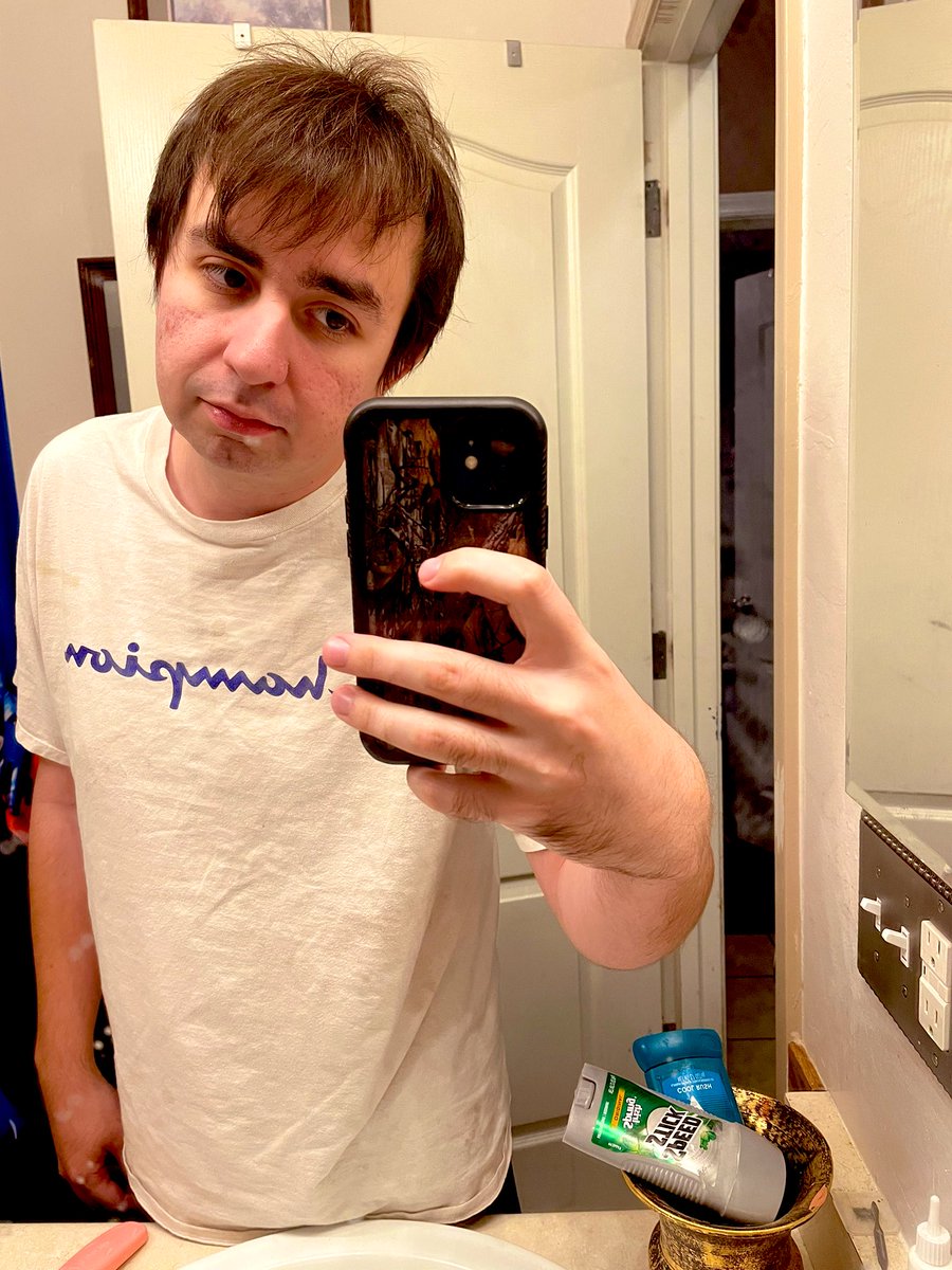 deadlox's tweet photo. Man the deadlox guy is getting old soon I’ll be grey :( https://t.co/f0KJFIsuTE