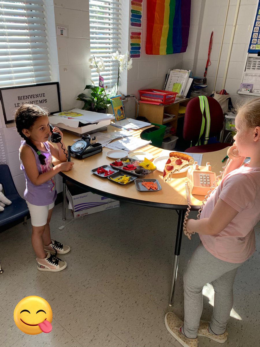 Est-ce que tu peux commander une pizza? Quelles garnitures préférés-tu? <a href="/louisearbourfi/">Louise Arbour FI</a>