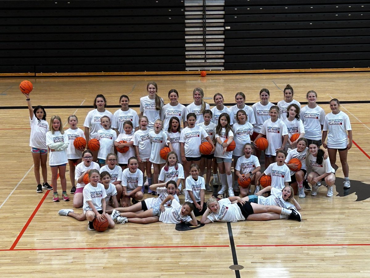 CoachYeager19's tweet image. The Lady Broncs had a great week of camp! Our high schoolers volunteered their mornings to coach 3rd-8th graders, then came to their own camp in the evenings! Such an awesome group of young women! The future is bright! @FrenchtownSD40 #mtscores