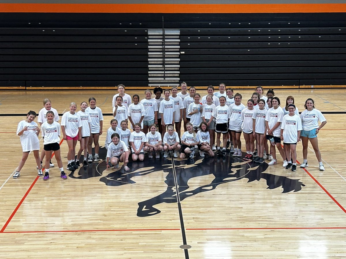 CoachYeager19's tweet image. The Lady Broncs had a great week of camp! Our high schoolers volunteered their mornings to coach 3rd-8th graders, then came to their own camp in the evenings! Such an awesome group of young women! The future is bright! @FrenchtownSD40 #mtscores