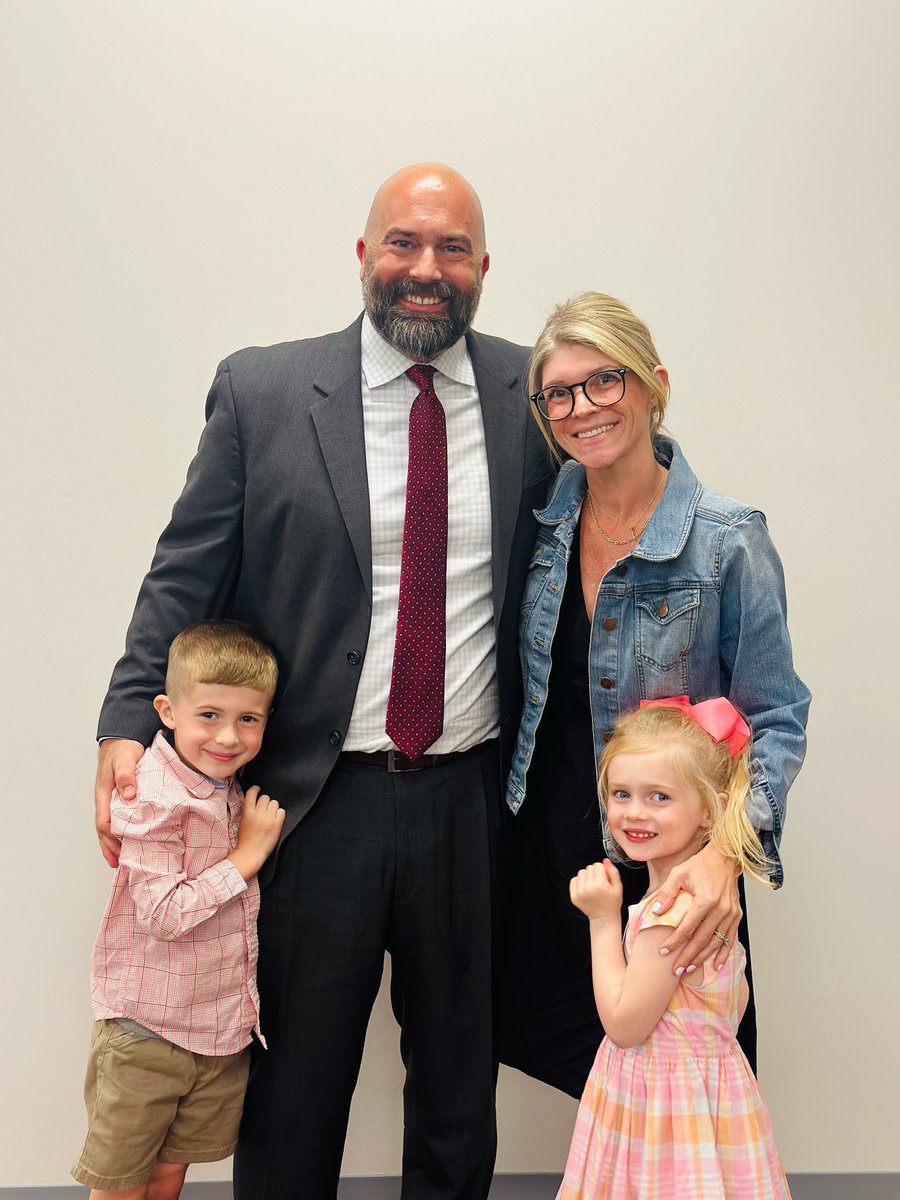 Welcome @MrGriffisCIS to the Pioneer Family!  Mr Griffis is the new Associate Principal at @ElyriaHigh