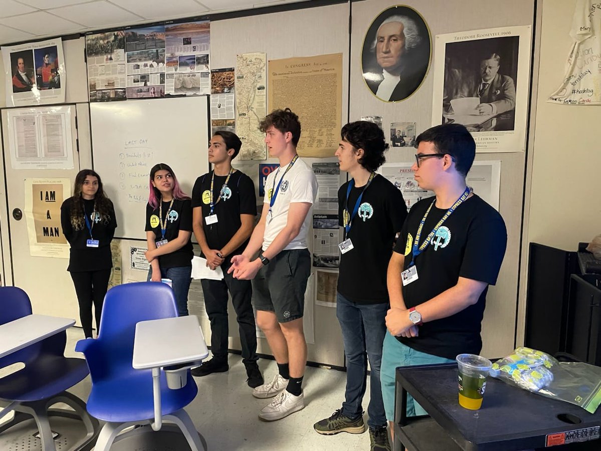 muncbhs's tweet photo. Thank you @FalconCove and @PrincipalFCMS for having us yesterday and today! We had a great time introducing Model UN to the incoming freshmen.  Thank you to the history department and Ms. Angelo for organizing this with us! 🇺🇳💙
@PrincipalCBHS https://t.co/BANW7LoeSw