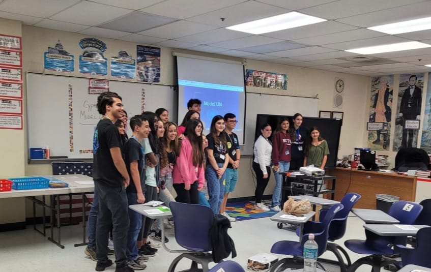 muncbhs's tweet photo. Thank you @FalconCove and @PrincipalFCMS for having us yesterday and today! We had a great time introducing Model UN to the incoming freshmen.  Thank you to the history department and Ms. Angelo for organizing this with us! 🇺🇳💙
@PrincipalCBHS https://t.co/BANW7LoeSw