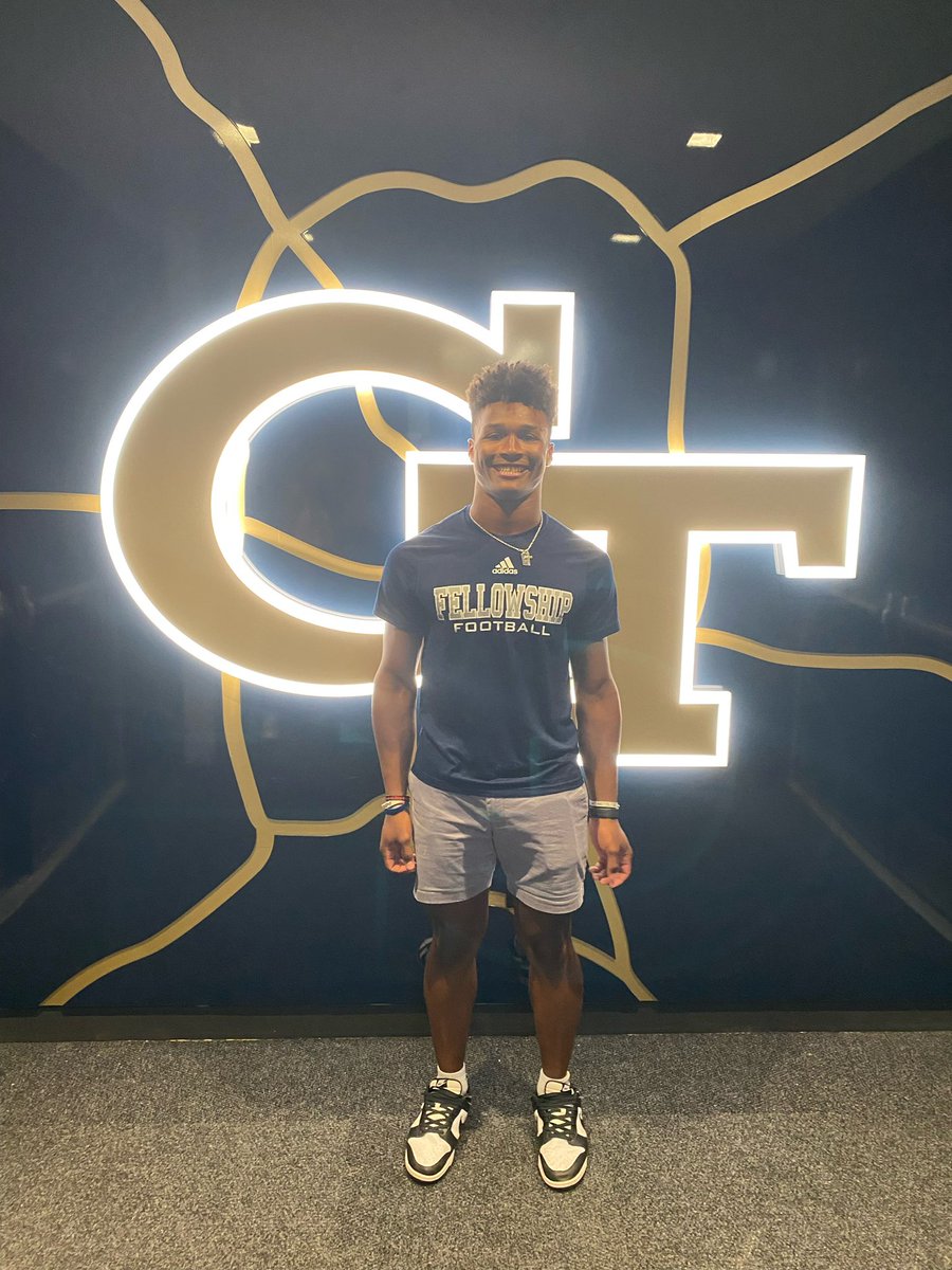 cj_givers's tweet photo. #AGTG I am beyond blessed to receive my first D1 offer to play football at Georgia Tech!!! 🙏🏾🙏🏾@GeorgiaTechFB @coach_norv @CoachBrentKey @CoachJT1515 @coachjakediesel @dlowery44 @RustyMansell_ @PBRGeorgia @PrepRedzoneGA @jwindon35 @gobigrecruiting https://t.co/wXGgg4Sej4