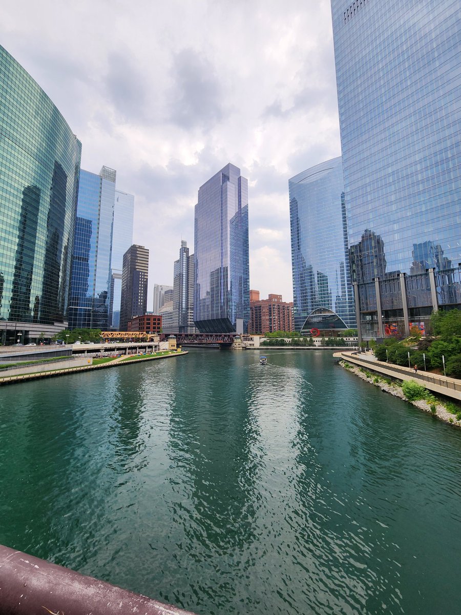 9 miles run 🏃‍♂️ in chicago

The smoke from canada is not helping at all

Hopefully, it will clear or will need to run indoors!

Been a tough run! Managed to get it done ✔️

@runnersworld @Nike @fitbit