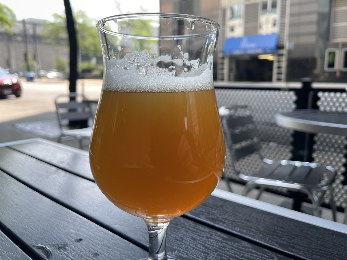 Tongo5000's tweet photo. Drinking at a undisclosed location. @chicagobars #BackInTheLoop https://t.co/FzfAi12ibx