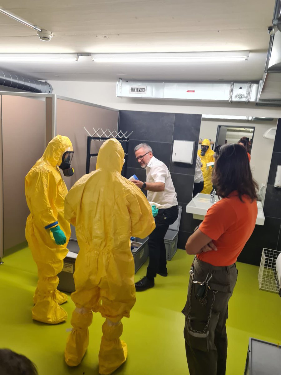 NSquillaci's tweet photo. 9 membres de l’organisation cantonale participent, durant 3 jours, à une formation fédérale concernant les centres d’information sur la radioactivité afin d’être  efficaces et opérationnels au profit de notre population et de nos partenaires. « Ensemble, au profit de tous » #PCi https://t.co/ckrao9ZEHe