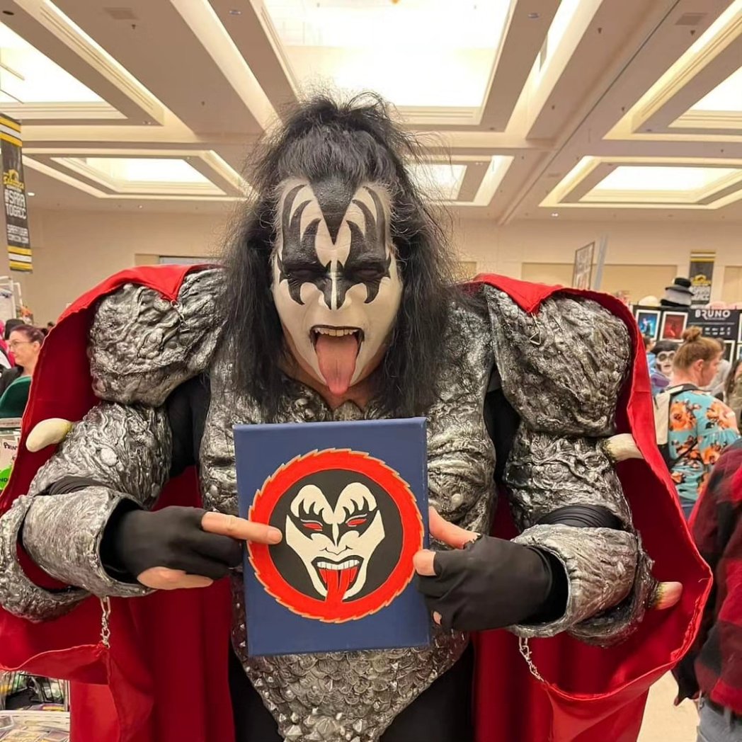 SUNDAY,  JUNE 11TH! I'll be at my favorite show,  the Albany Comic Con, signing, sketching, and I'll have prints available.  Also, my brother and bandmate, Vinny Dawson, from Kisstory tribute band will be stalking the con dressed as the Demon himself.  Come and get your photo op!