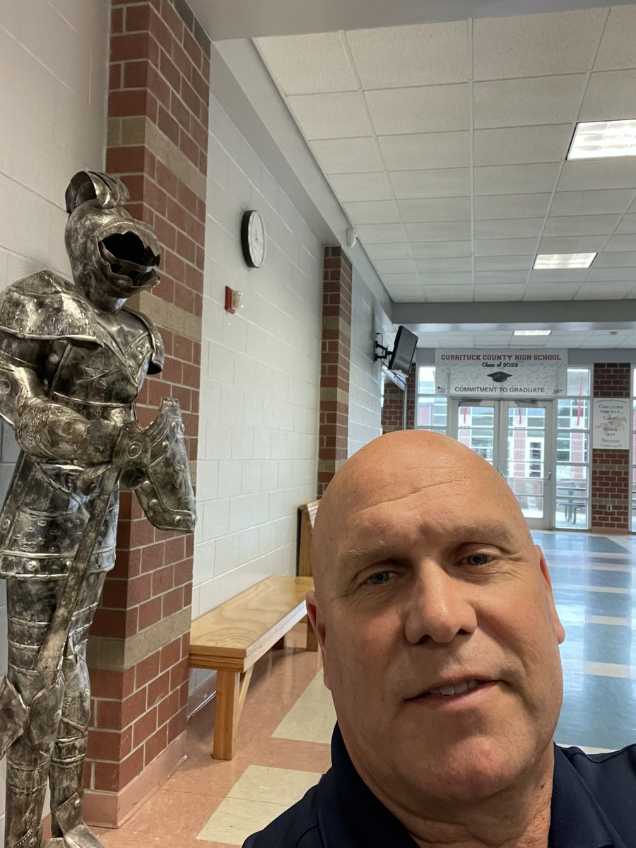 tpwulf's tweet photo. Worked for Jostens today at Currituck County HS.  Home of the NC Knights! https://t.co/P0NmiMQC2p