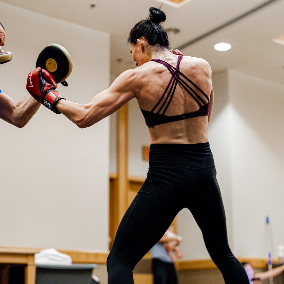 La jaguar @IreneAldana_ ya se prepara👊 #UFC289