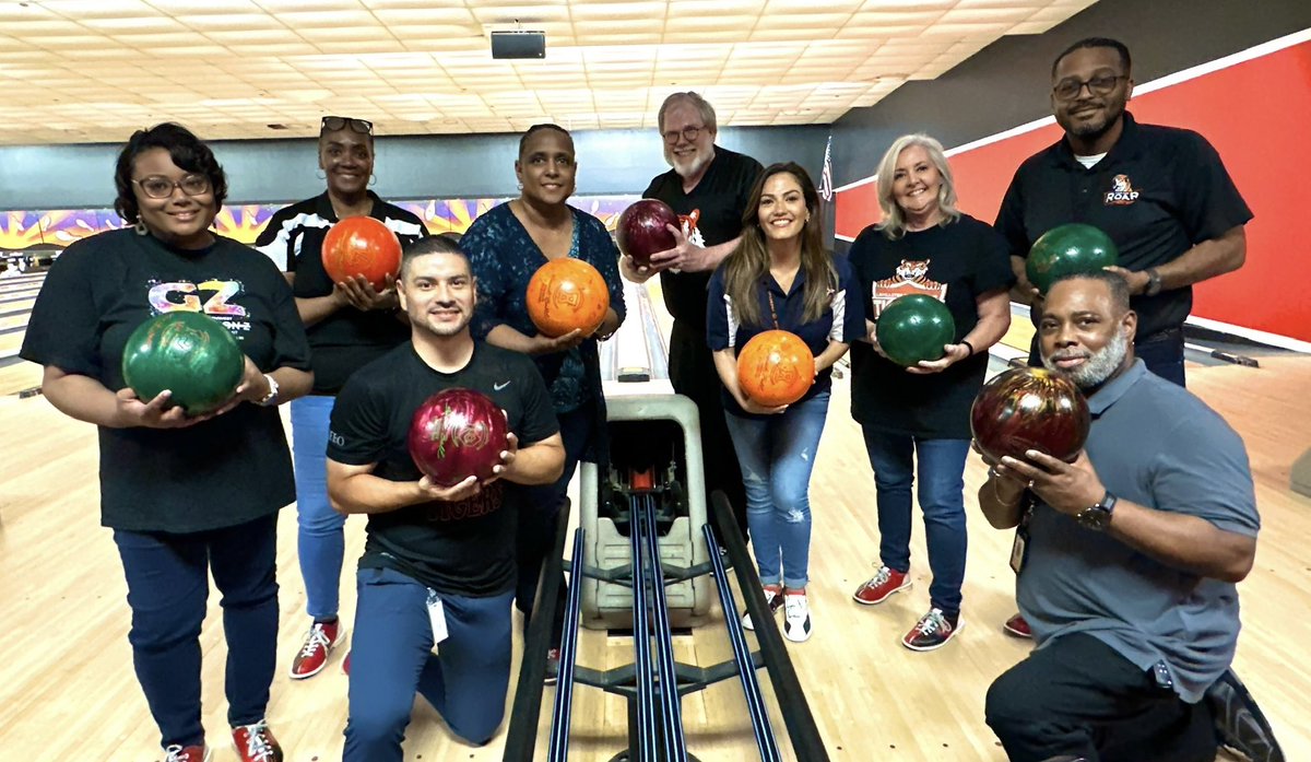 LISD_Careers's tweet image. #TeamHR is representing at the #TeamLISD team building! @LancasterISD is the place to be! #TigerUp @DrLSTaylor @SpanishConde @src1302