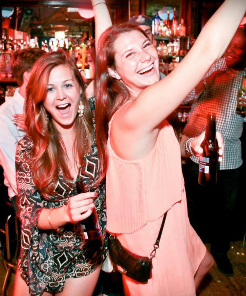 Nights like these >>> 

#lmgchicago #originalmothers #pianobar #chicago #duelingpianoschicago