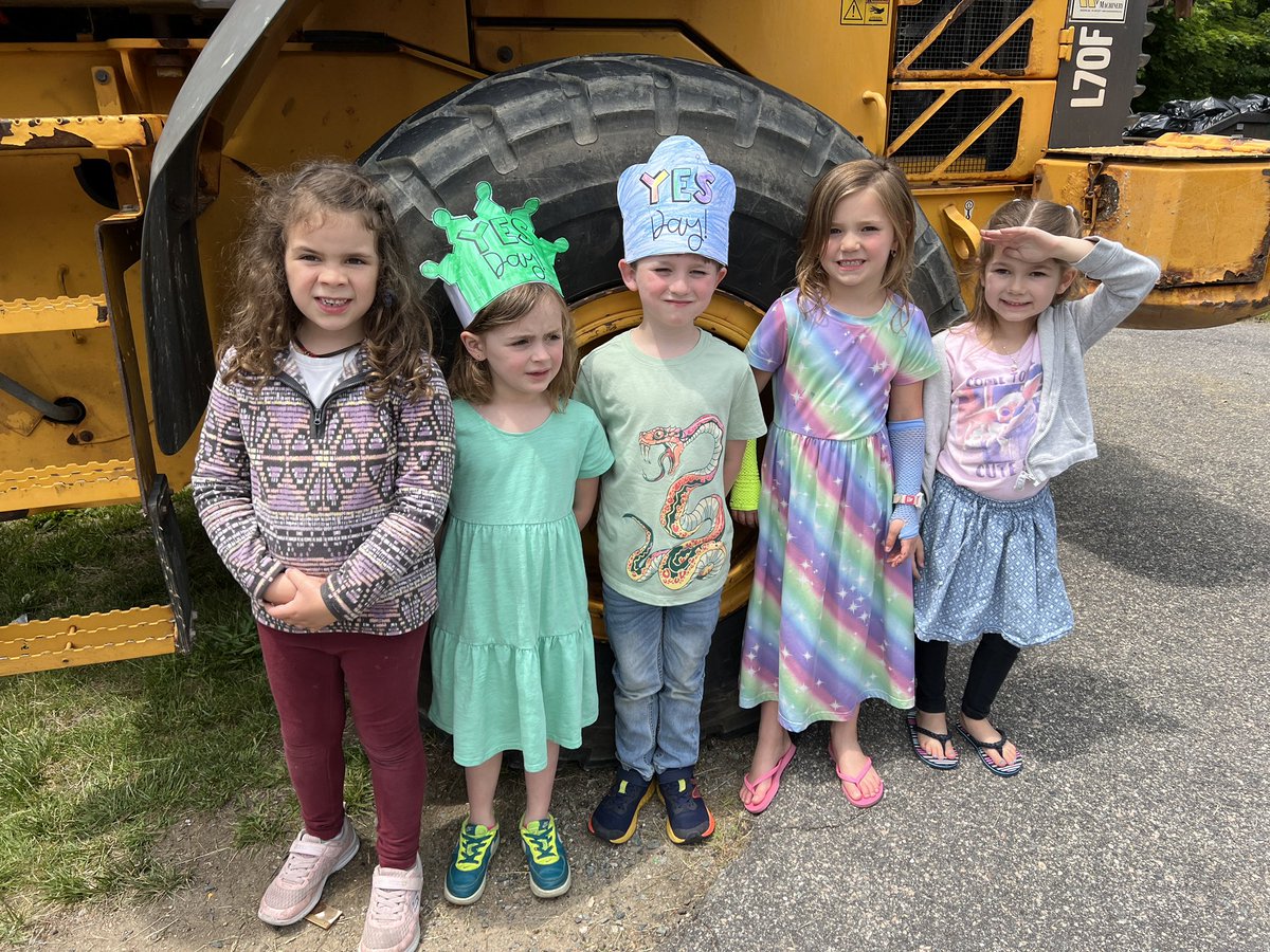 LevisMrs's tweet photo. A big thank you to @FeeneyWalpole and 
Walpole DPW for inviting us to share in Big Truck Day today! (A few friends chose to enjoy recess instead) ☺️ https://t.co/jG3vgk6ajA