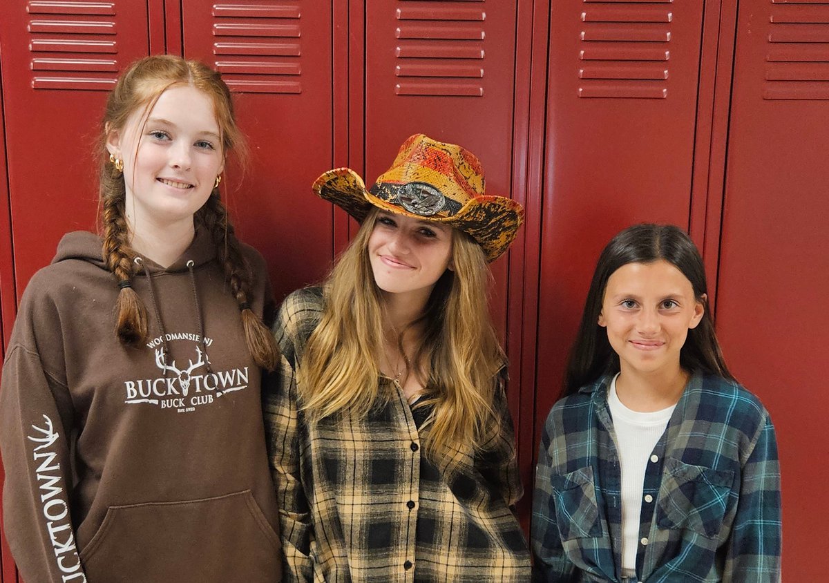 DDE_MsCisek's tweet photo. Battle of the Generals week! Look at all these amazing looks for country vs. country club day! @DDEMrsLMurphy @DDEGambino @DDE_AGiarratano #d https://t.co/n2rkoZSjKv