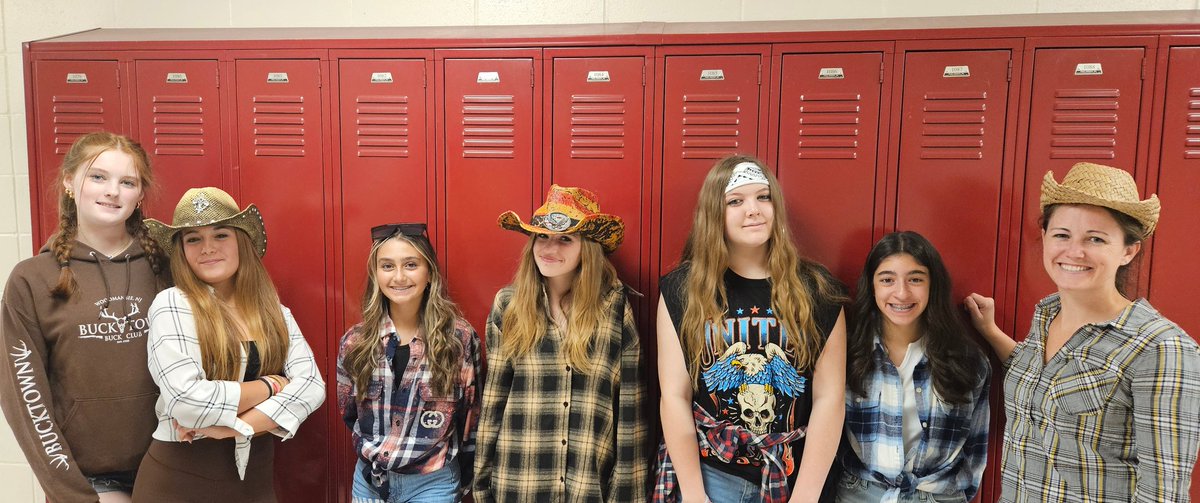 DDE_MsCisek's tweet photo. Battle of the Generals week! Look at all these amazing looks for country vs. country club day! @DDEMrsLMurphy @DDEGambino @DDE_AGiarratano #d https://t.co/n2rkoZSjKv