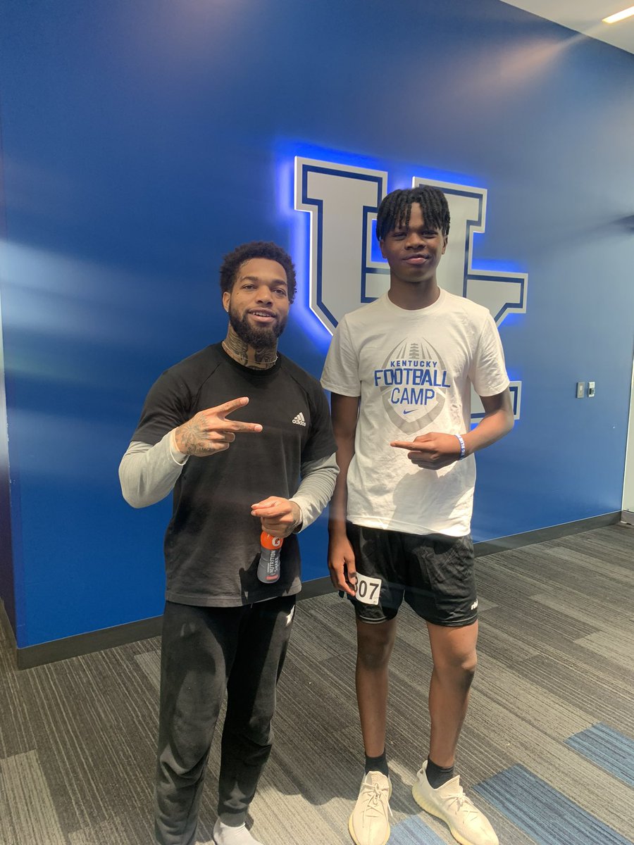 D1_Bryshawn's tweet photo. #AGTG After a great Conversation with @LiamCoen/@vincemarrow I am Extremely Blessed to have Received My first Division One Offer from the University of Kentucky!! @UKFootball @CoachChadMurphy @kingsboro02 @RowlandRIVALS @UKCoachStoops @Winton_WoodsFB @Rivals_Clint @ehibb1 #BBN https://t.co/qJj4LjlfsO