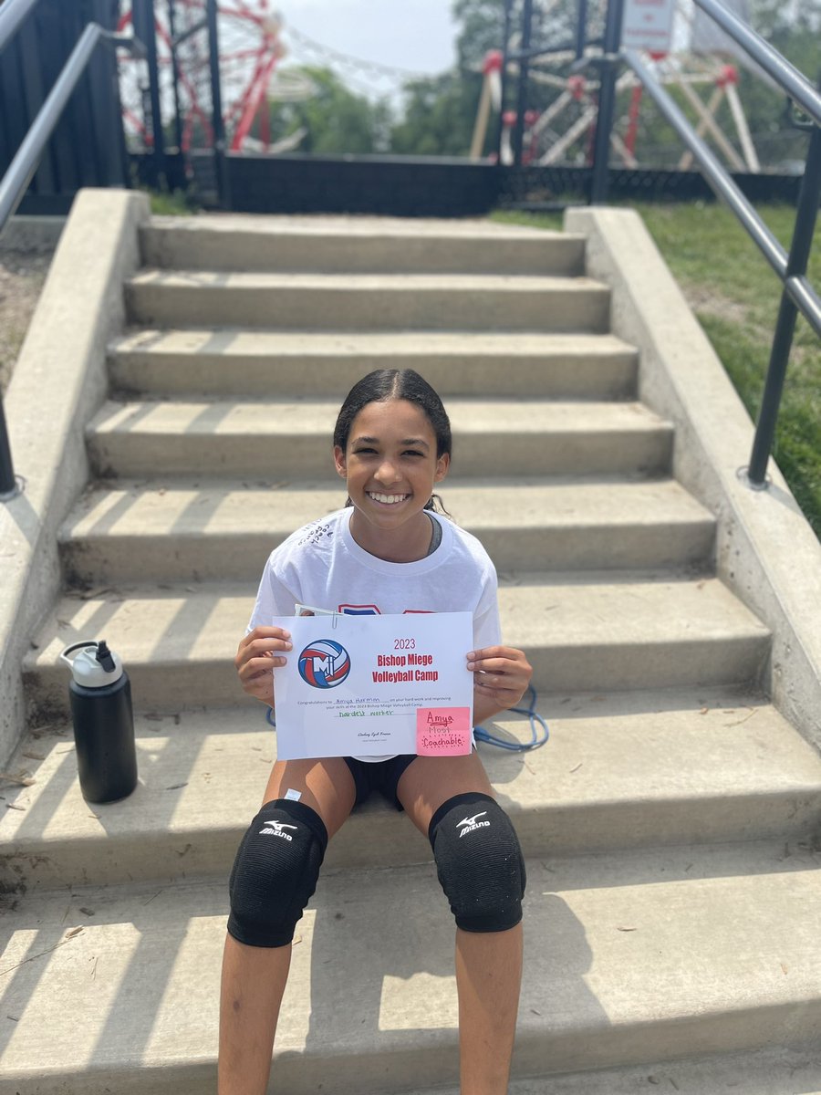 AngeHarmon13's tweet photo. That’s says hardest worker #savage almost got MVP at 7/8th camp that’s my dog!!!!! #miege she’s coming for it allll!! #watchoutworld she was raised to run with the wolves she will never play small #letsgo https://t.co/CKaAut3T8D